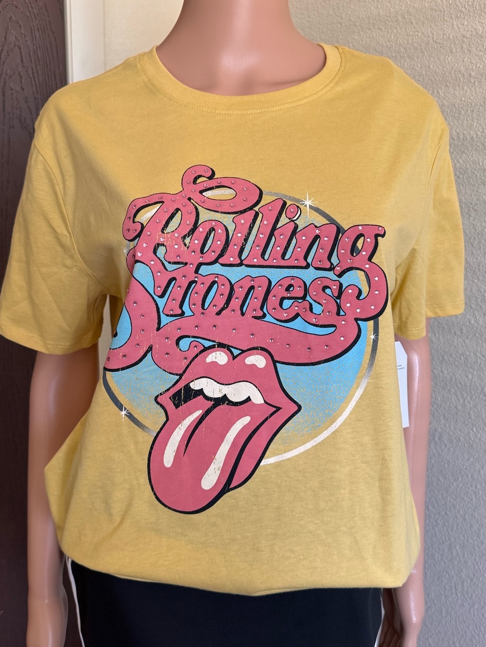 Time and Tru The Rolling Stones Vintage Logo Women's Graphic Tee, Large, Lemon
